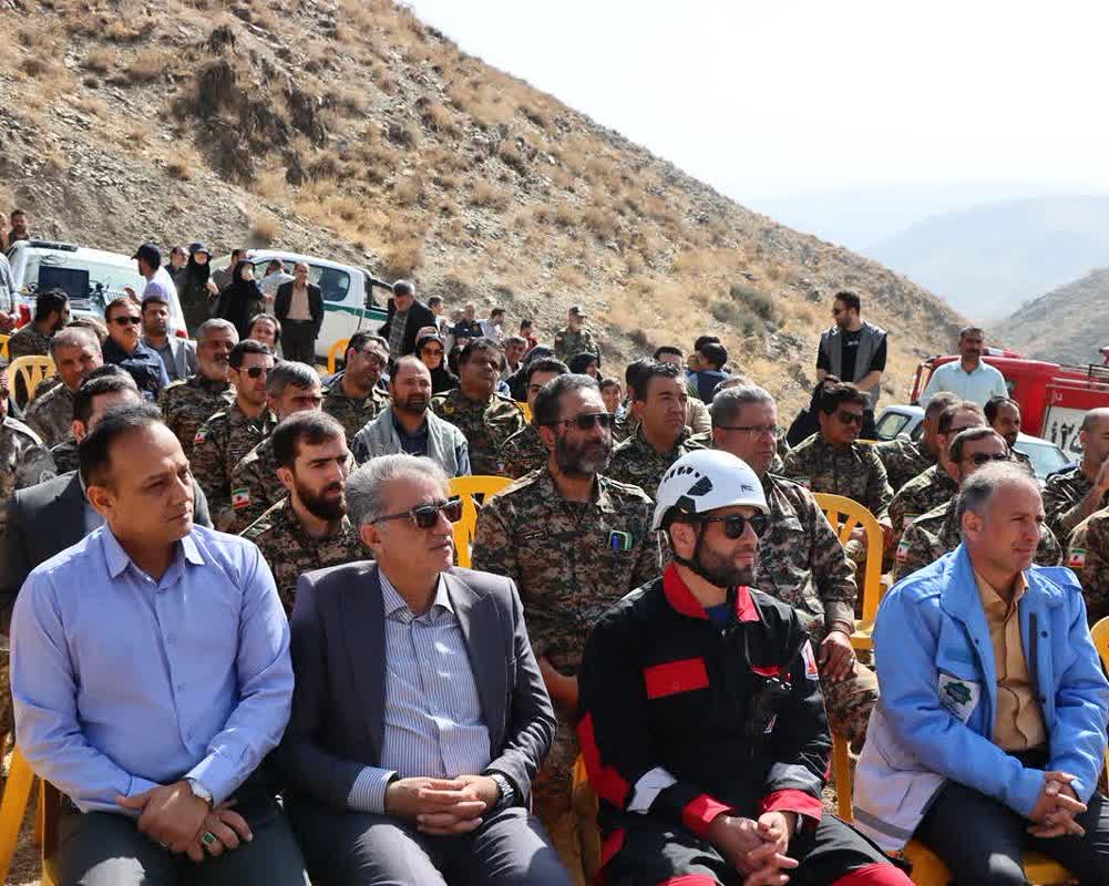 مانور اطفای حریق به مناسبت هفته پدافند غیر عامل در طرقبه برگزار شد